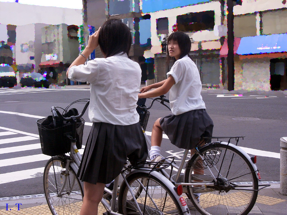 女子高生の自転車通学風景 | 女子高生の街